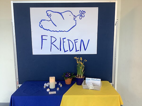 Friedensstisch der Fachkonferenz Religion