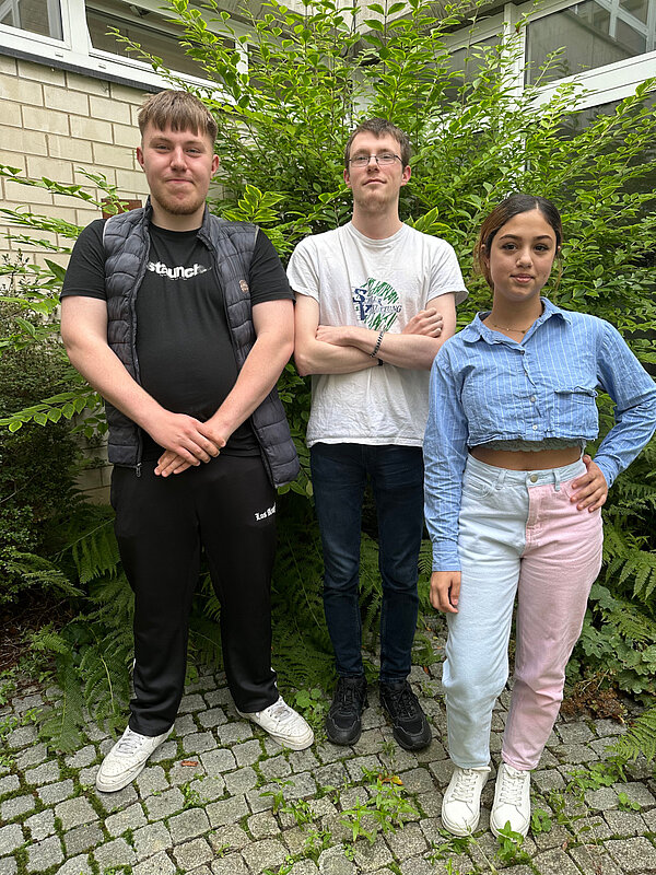 Tim (schuelersprecher), Dario (Vertreter) und Denisa (Schulkonferenz)